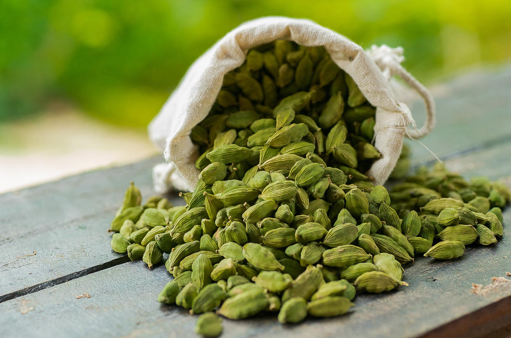 green cardamom, green cardamom spices, best green cardamom, green cardamom suppliers, green cardamom seeds, green elaichi, elaichi green cardamom, fresh green cardamom